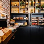 Ambassador Centre 3*