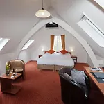 Ambassador Centre Hotel 3*