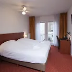 Ambassador Centre Hotel