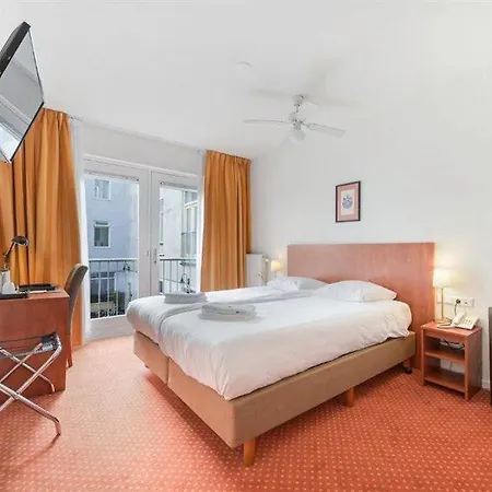 Ambassador Centre Hotel 3*