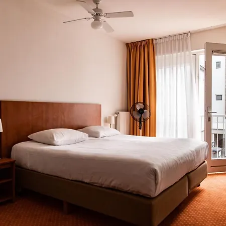 Ambassador Centre 3* Χάαρλεμ