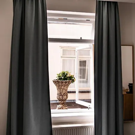 Ξενοδοχείο Ambassador Centre 3*