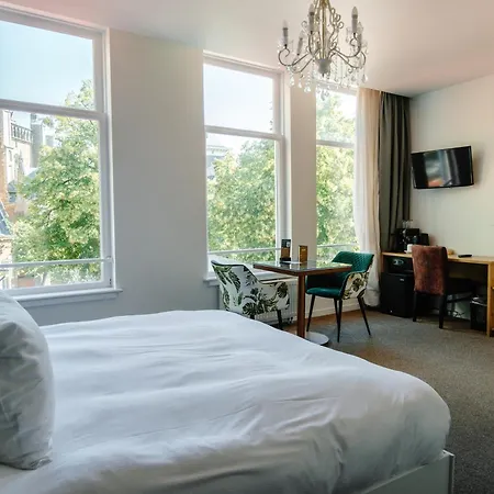 Ambassador Centre Hotel 3*